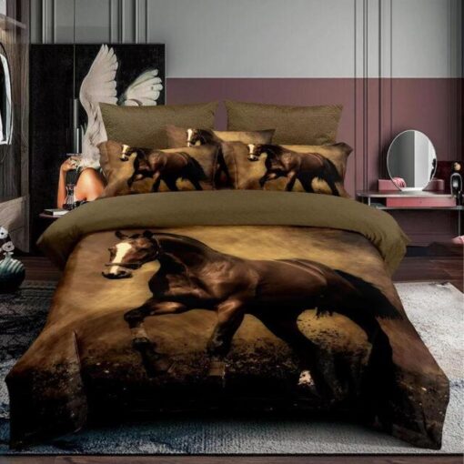 Ropa de cama marron con caballo