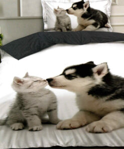 Ropa de cama blanca con gatito y perrito