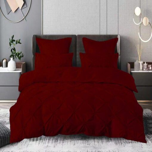 Ropa de cama rojo oscuro