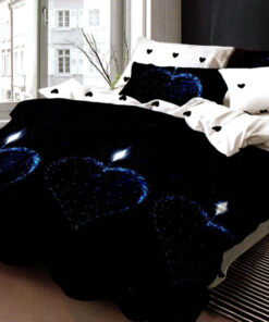 Ropa de cama con pequeñas corazones negras