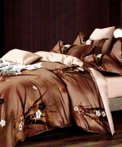 Ropa de cama marron oscuro con pequeñas flores