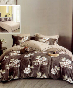 Ropa de cama marron y flores blancas