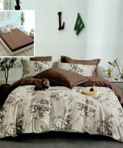 Ropa de cama marron con flores