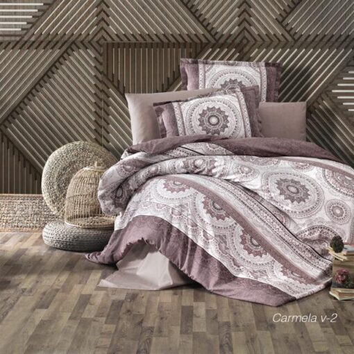 Ropa de cama caramelo y blanca