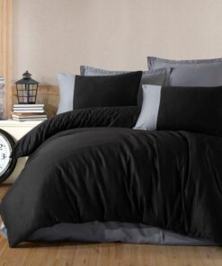 Ropa de cama negra y gris