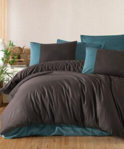Ropa de cama negra y azul