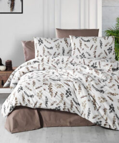 Ropa de cama blanca y marron