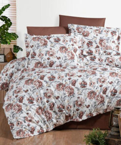 Ropa de cama blanca y marron