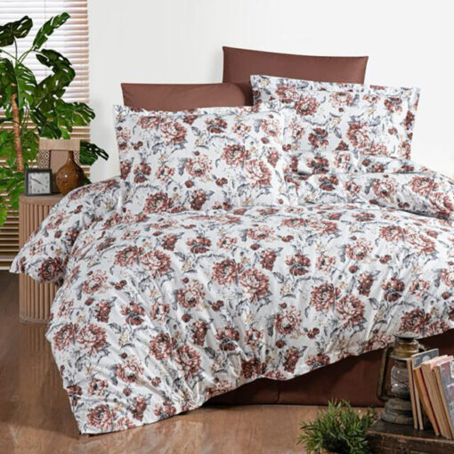 Ropa de cama blanca y marron