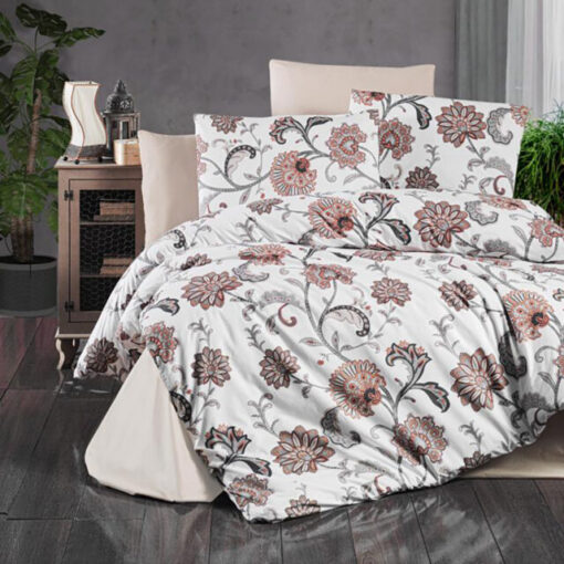 Ropa de cama blanca y beige