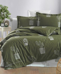 Ropa de cama blanca y verde