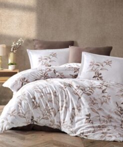 Ropa de cama blanca y marron