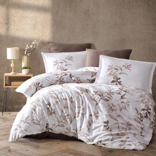 Ropa de cama blanca y marron