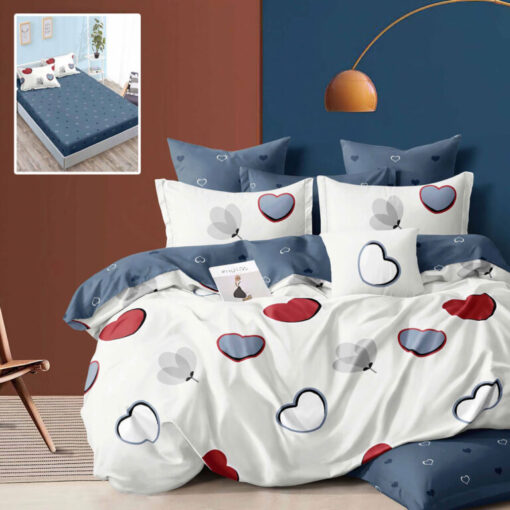 Ropa de cama blanca y azul y corazones