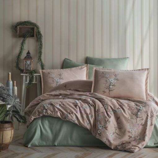 Ropa de cama verde oscuro y marron