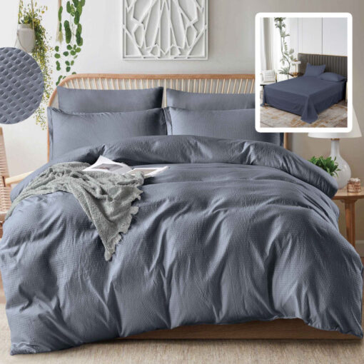 Ropa de cama azul con sabana normal