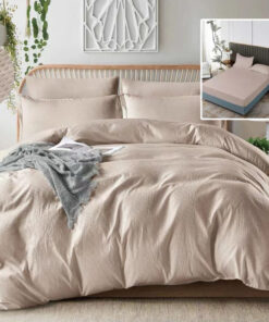 Ropa de cama beige con sabana bajera