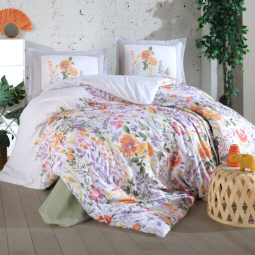 Ropa de cama blanca y colores