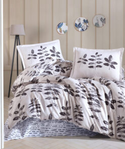 Ropa de cama blanca y negra
