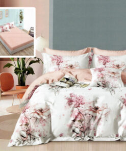 Ropa de cama blanca y rosa