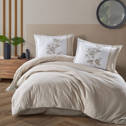 Ropa de cama beige y blanca